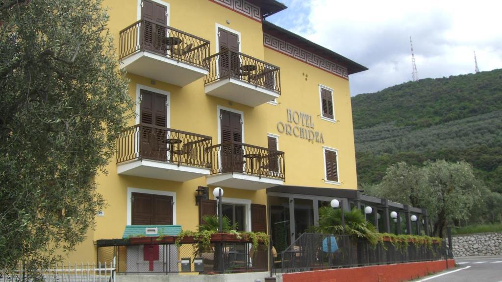 Albergo Garni Orchidea ริวาเดลการ์ดา ภายนอก รูปภาพ