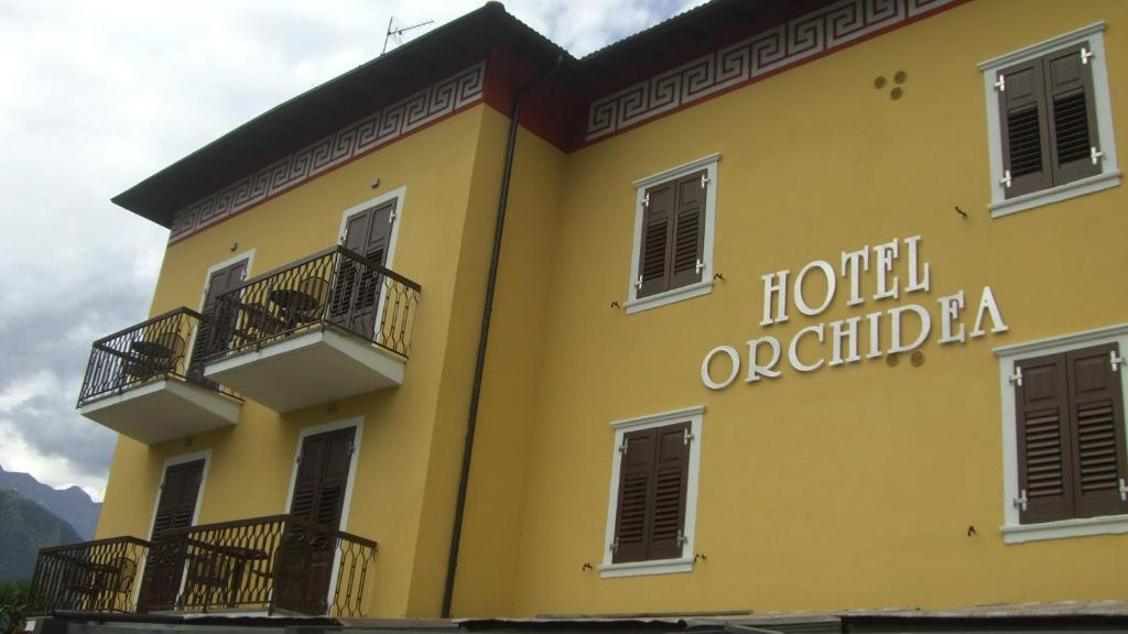 Albergo Garni Orchidea ริวาเดลการ์ดา ภายนอก รูปภาพ