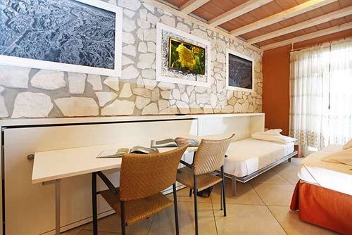 Albergo Garni Orchidea ริวาเดลการ์ดา ภายนอก รูปภาพ