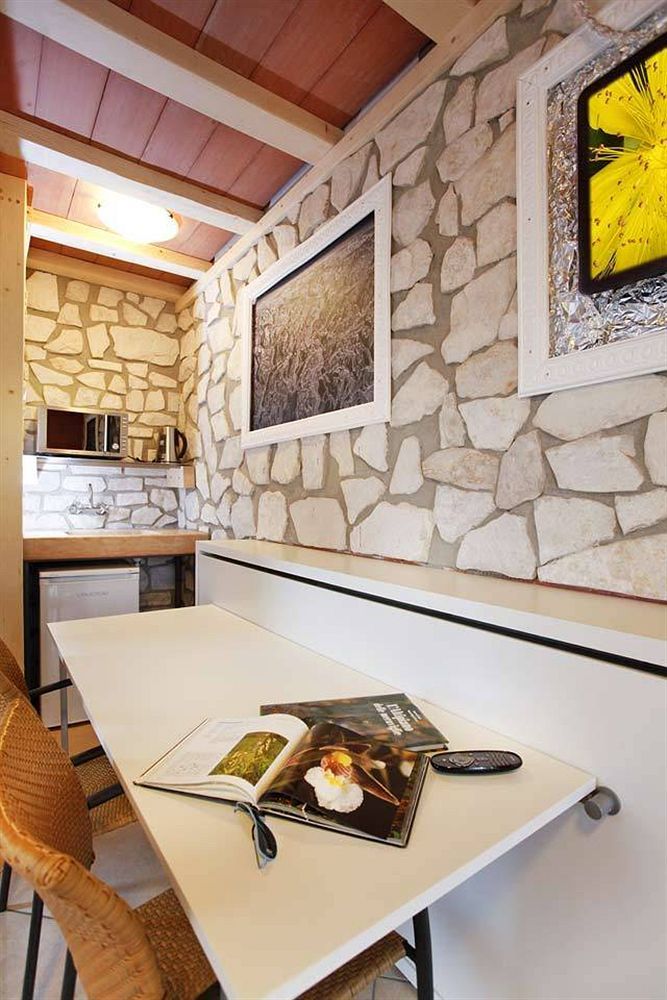 Albergo Garni Orchidea ริวาเดลการ์ดา ภายนอก รูปภาพ